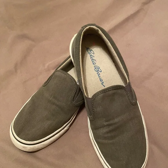 Mens grey, Eddie Bauer, canvas Gently Size